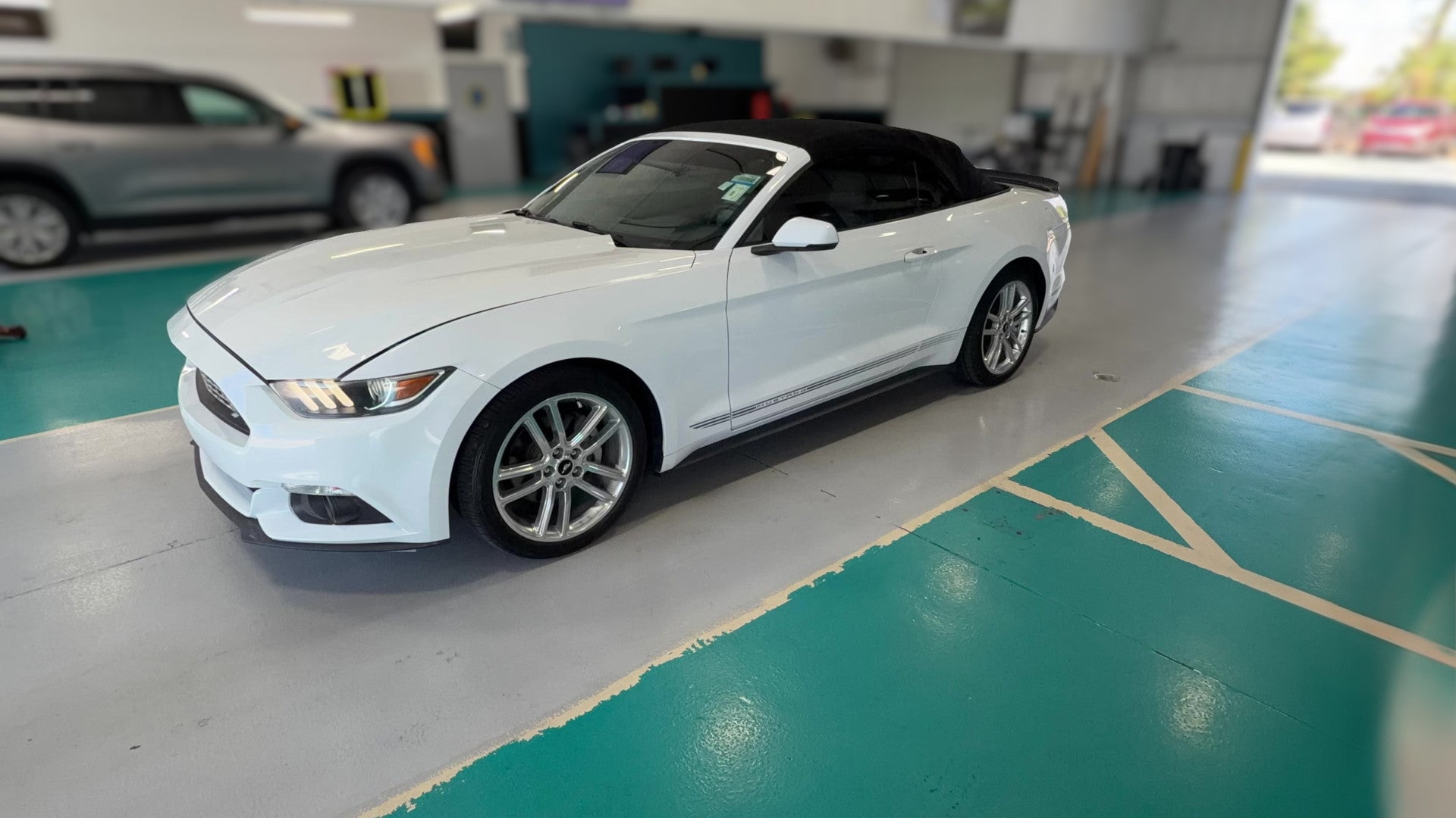 2016 Ford Mustang vehicle photo