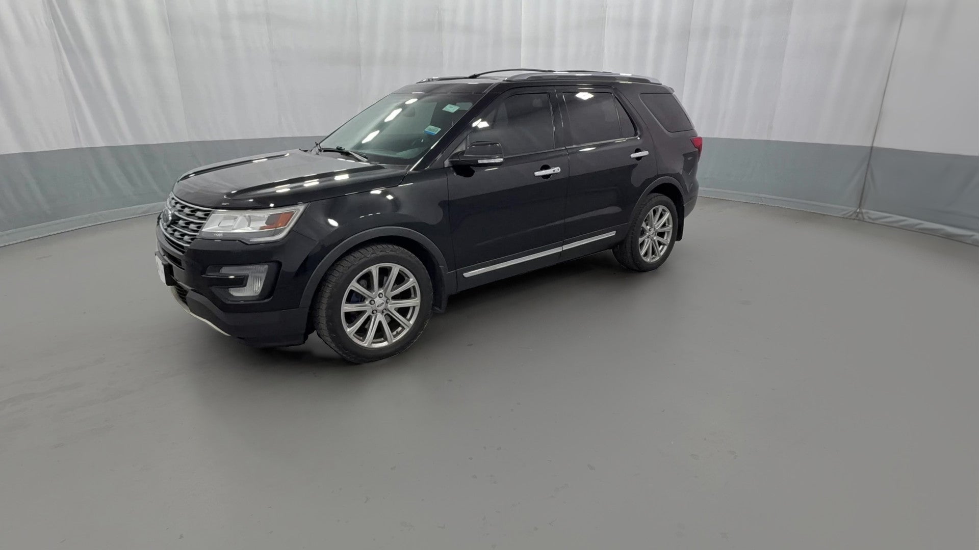 2017 Ford Explorer vehicle photo