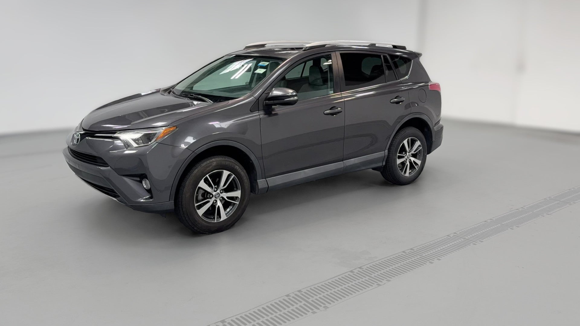 2016 Toyota RAV4 vehicle photo