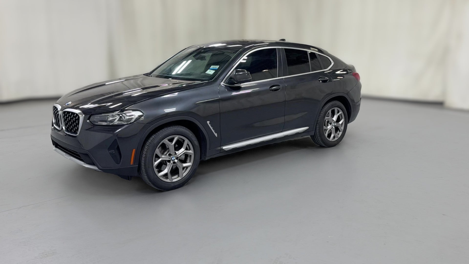 2022 BMW X4 vehicle photo