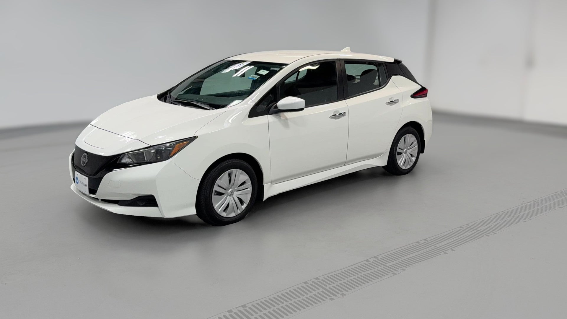 2025 Nissan LEAF vehicle photo