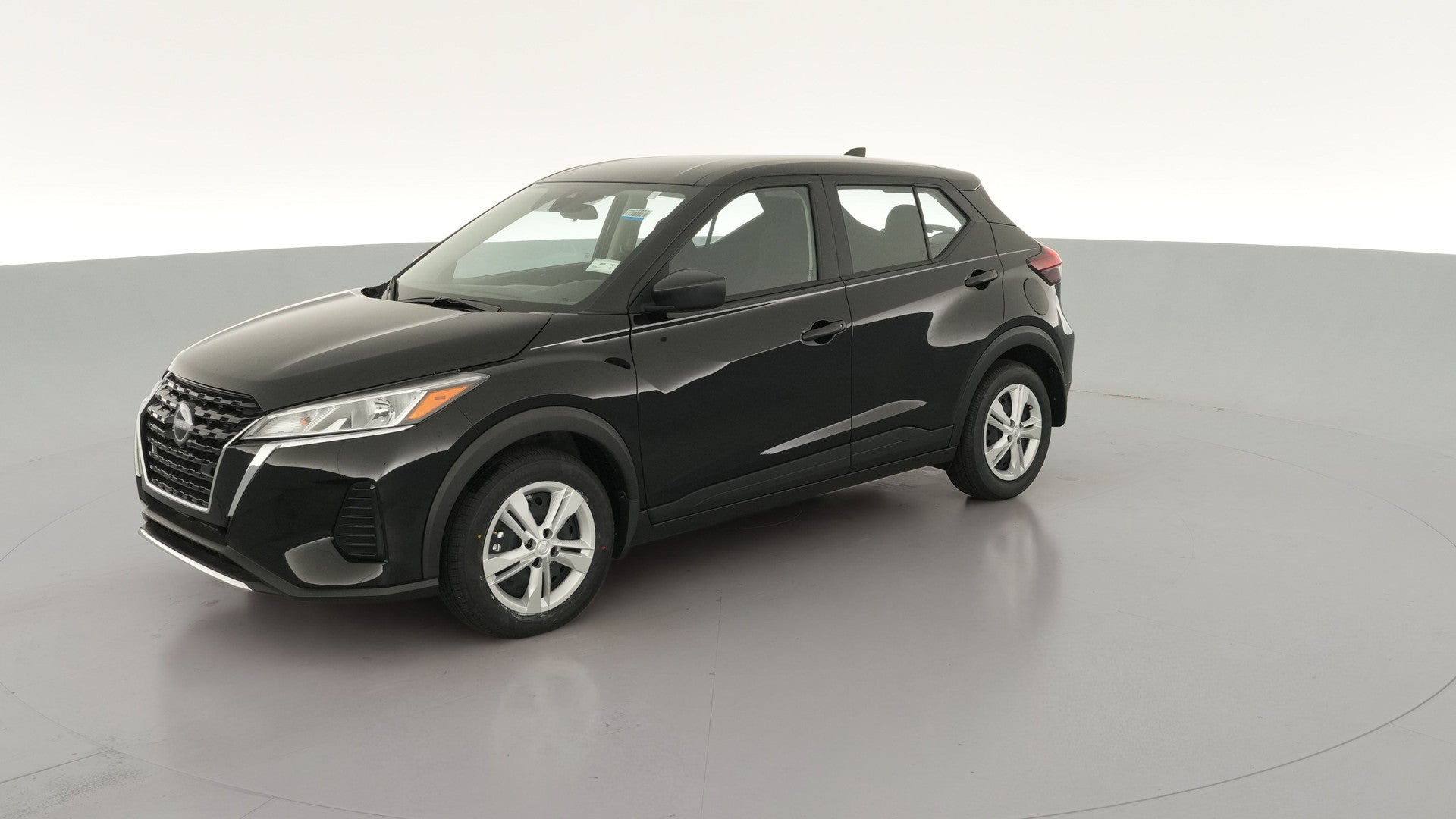 2025 Nissan Kicks Play vehicle photo