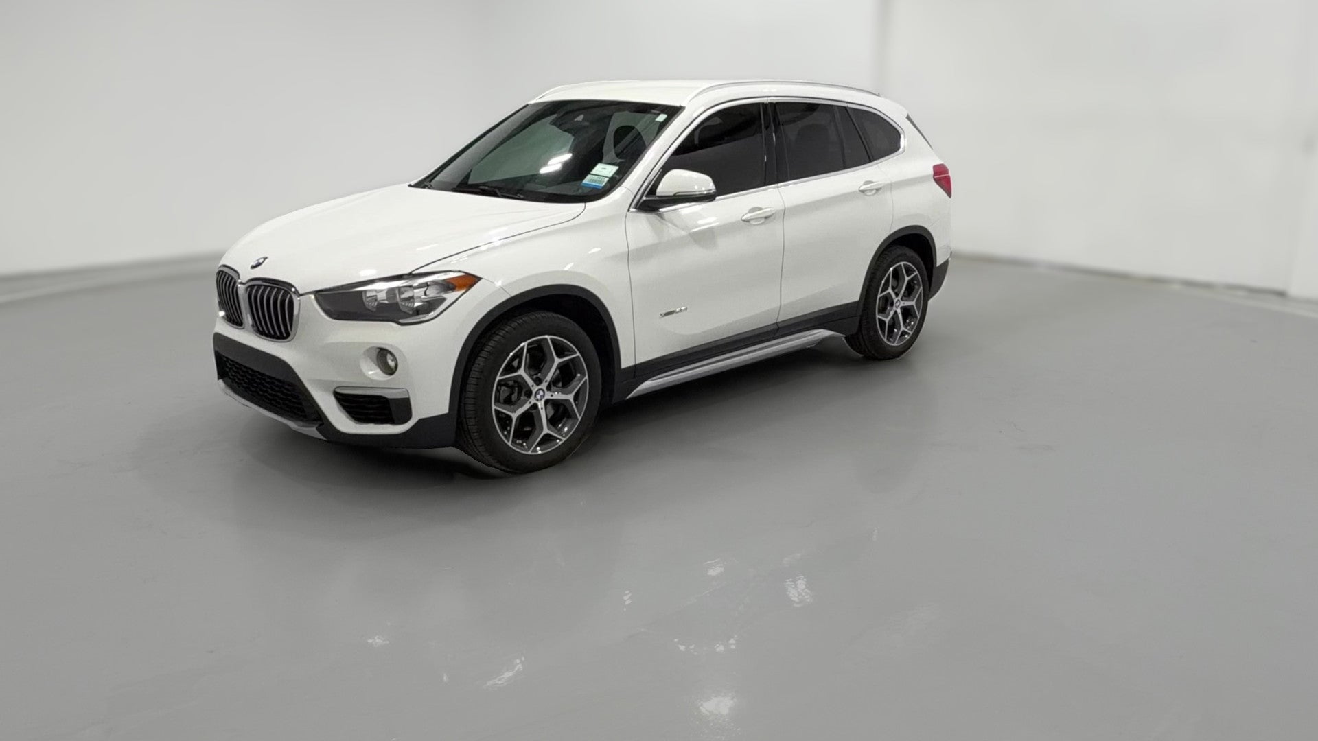 2018 BMW X1 vehicle photo