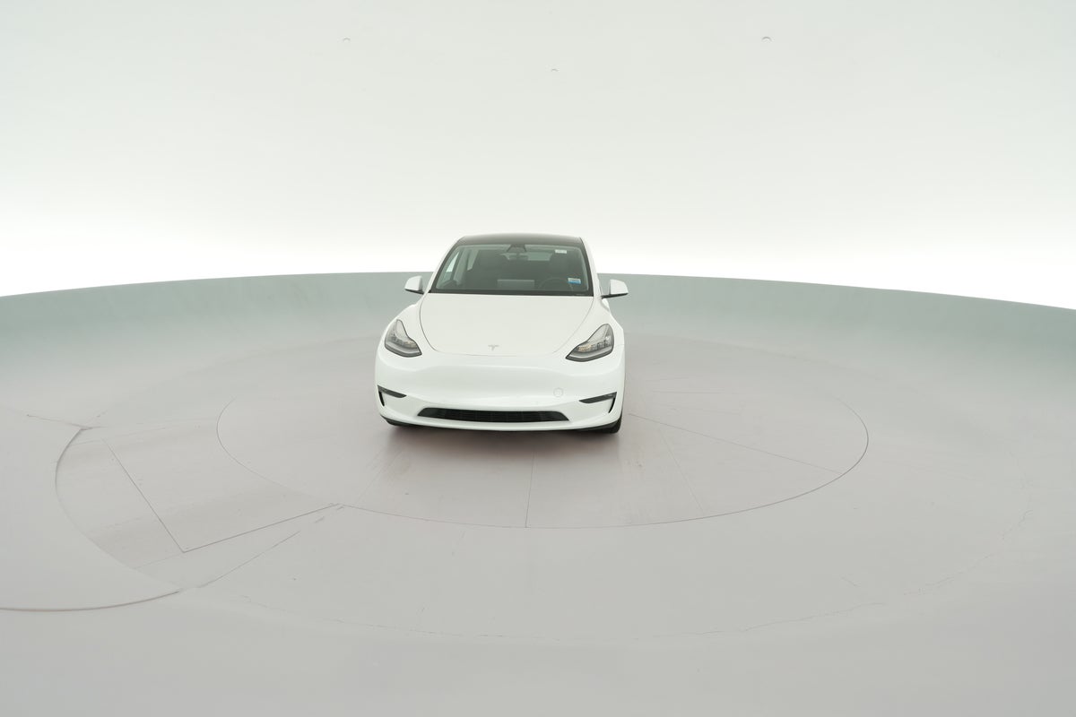 2020 Tesla Model Y Long Range All-Wheel Drive in Pearl White — 360° view 1