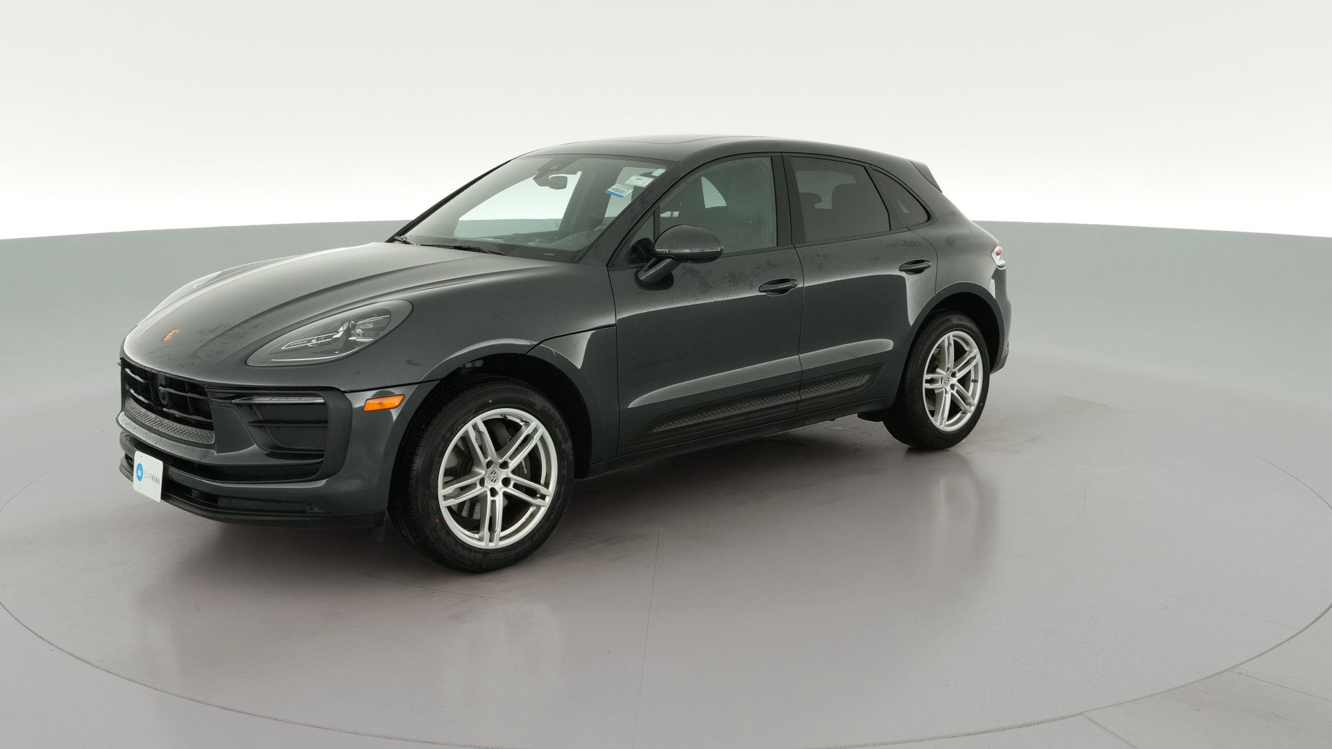 2024 Porsche Macan vehicle photo