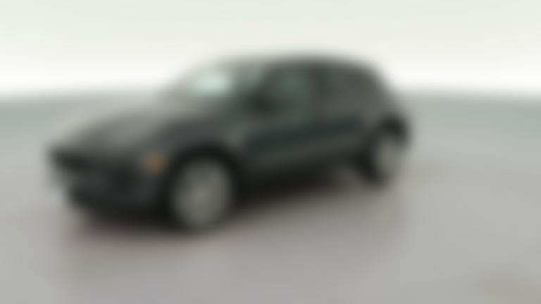 2024 Porsche Macan vehicle photo