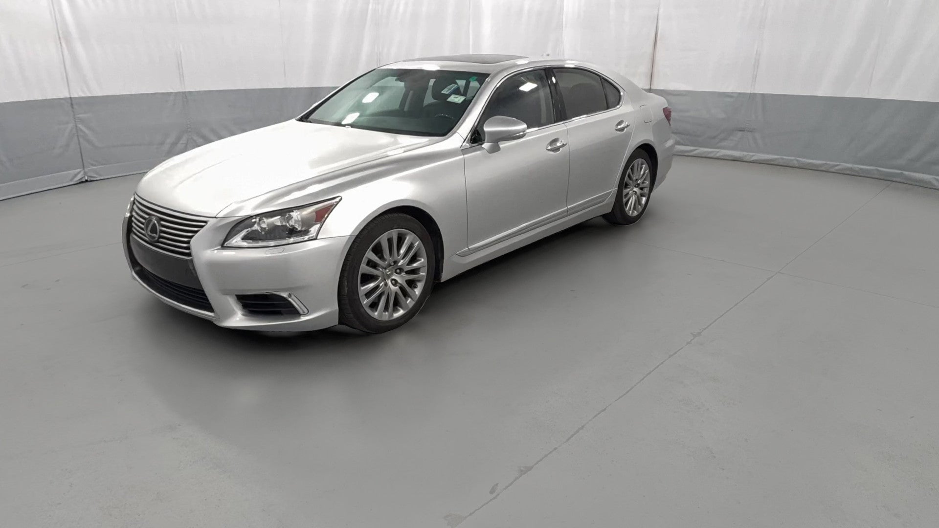 2014 Lexus LS vehicle photo