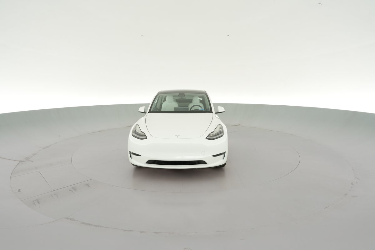 2021 Tesla Model Y Long Range All-Wheel Drive in Pearl White — 360° view 1