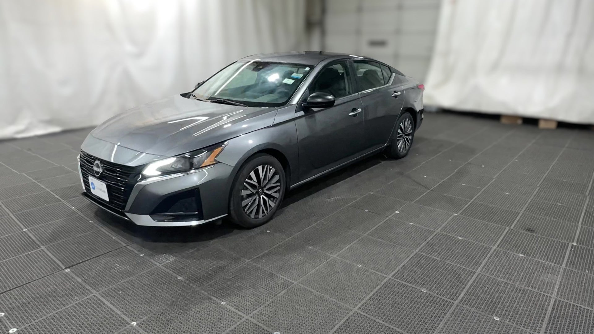 2025 Nissan Altima vehicle photo
