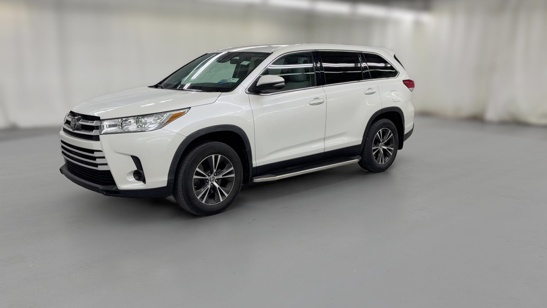 2019 Toyota Highlander vehicle photo