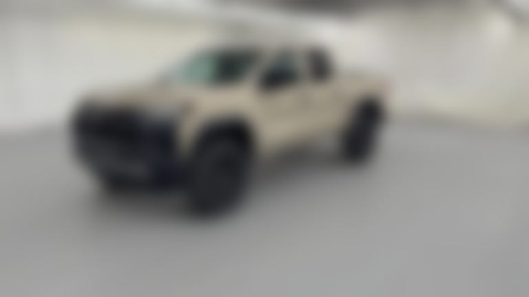 2024 Chevrolet Colorado Crew Cab vehicle photo