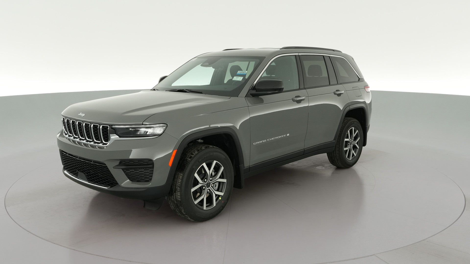 2027 Jeep Grand Cherokee vehicle photo