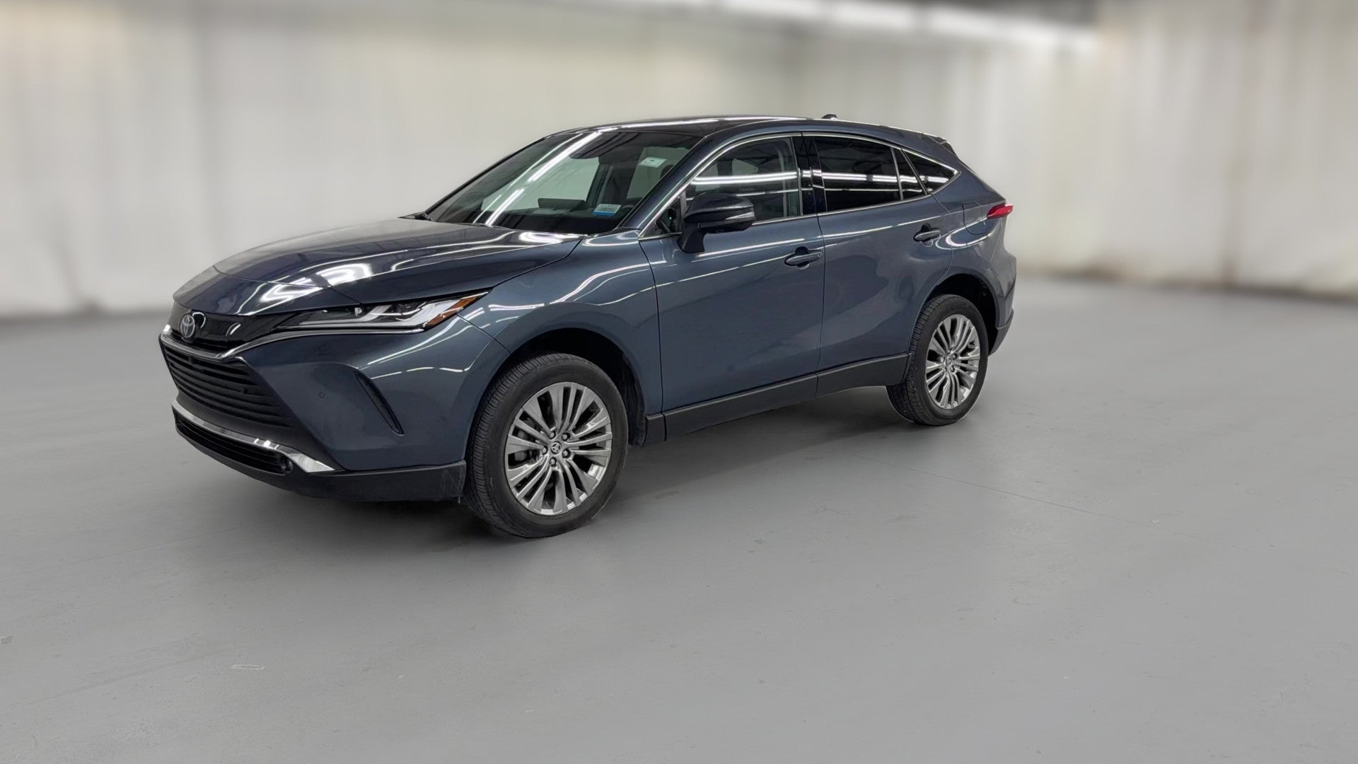 2024 Toyota Venza vehicle photo
