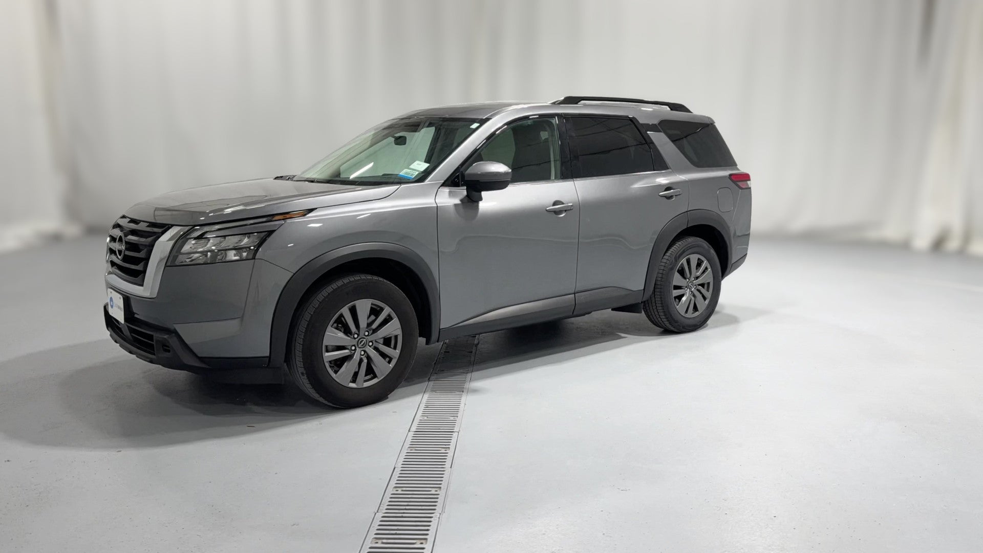 2025 Nissan Pathfinder vehicle photo