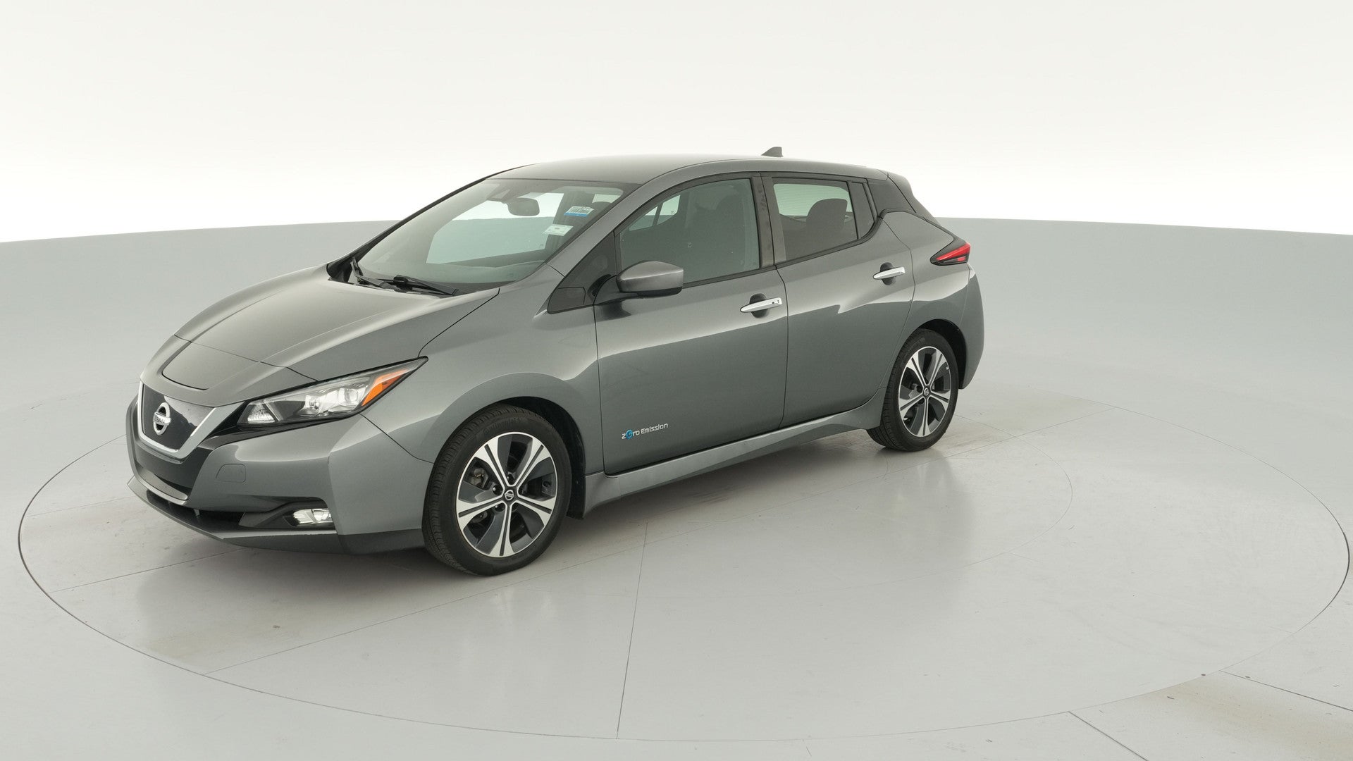 2018 Nissan LEAF vehicle photo