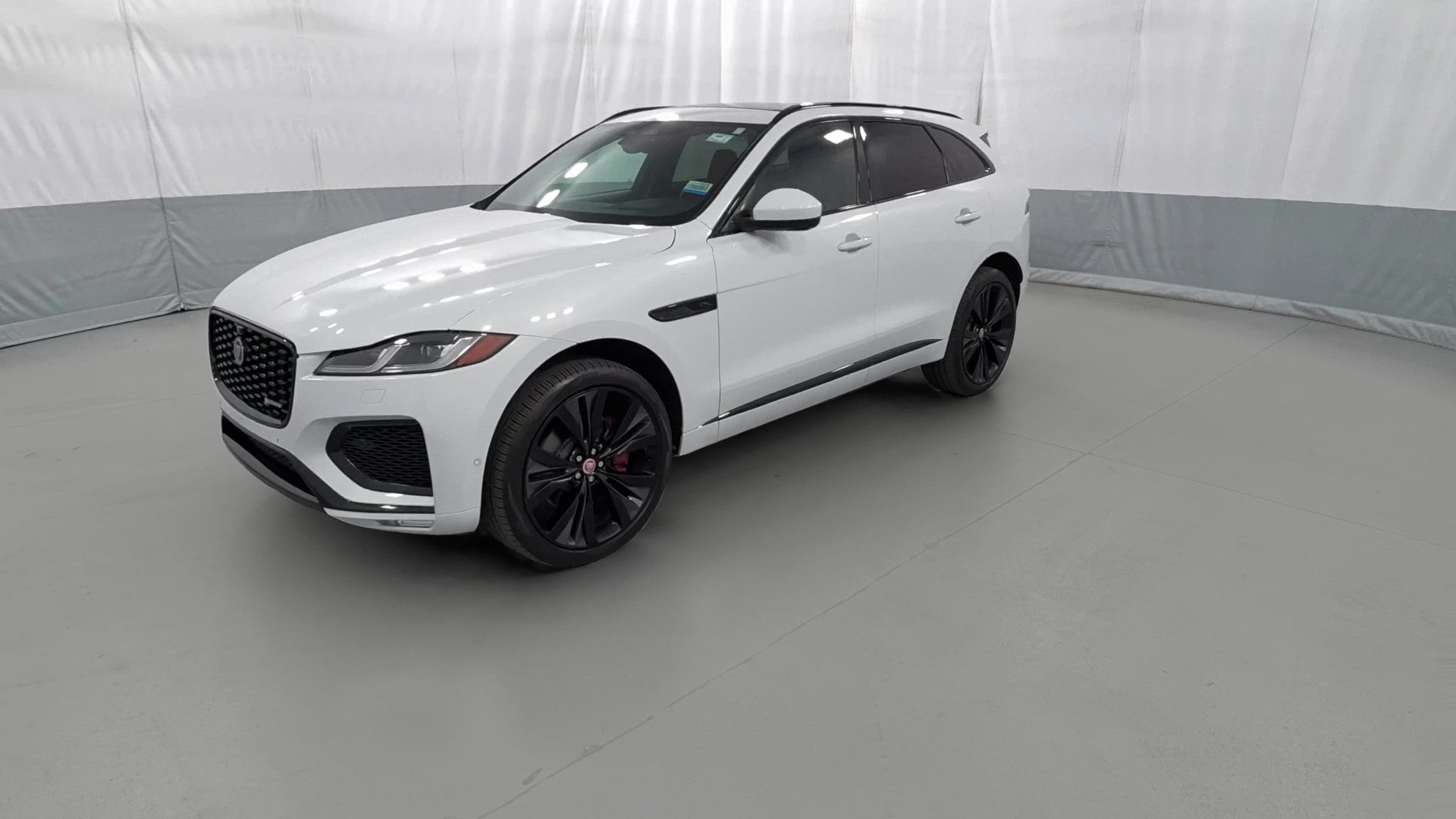 2021 Jaguar F-PACE vehicle photo