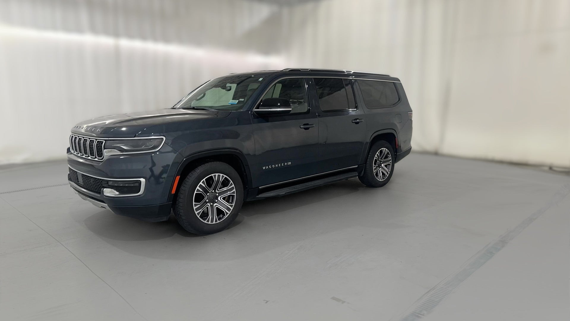 2023 Jeep Wagoneer L vehicle photo