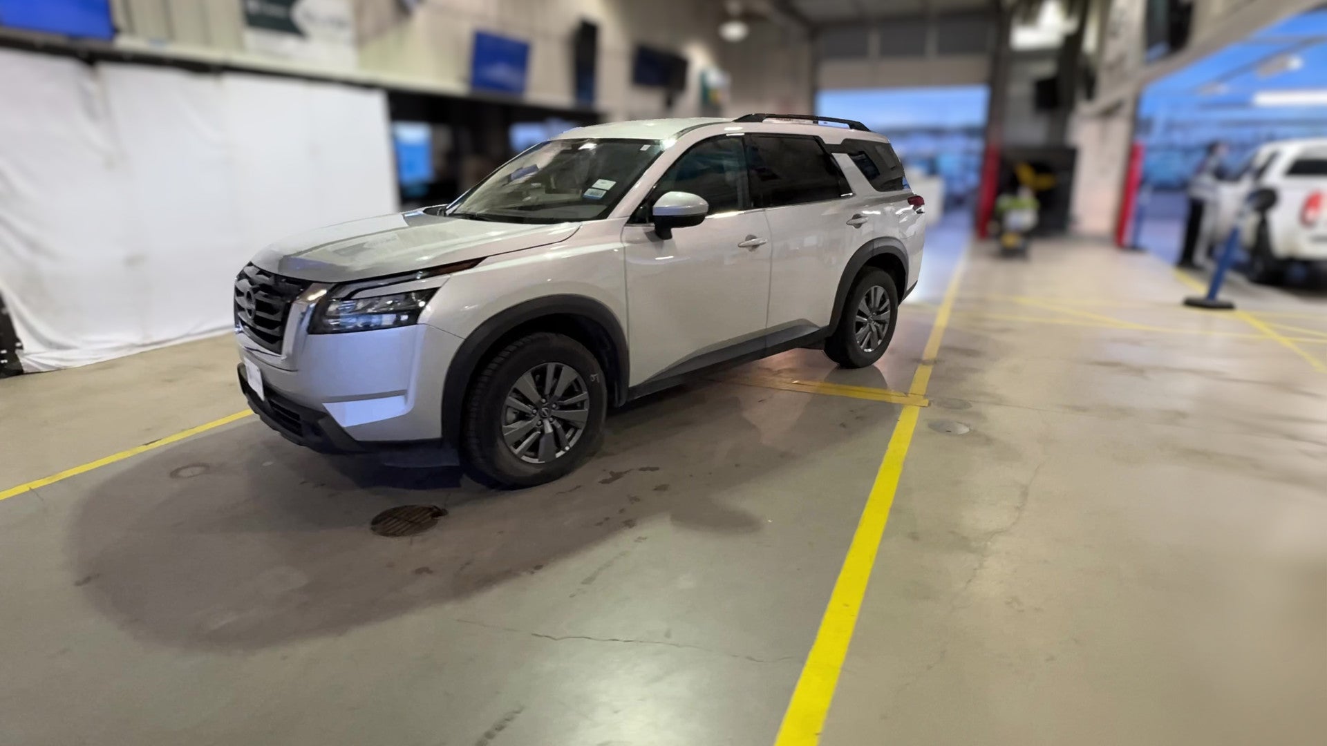 2025 Nissan Pathfinder vehicle photo