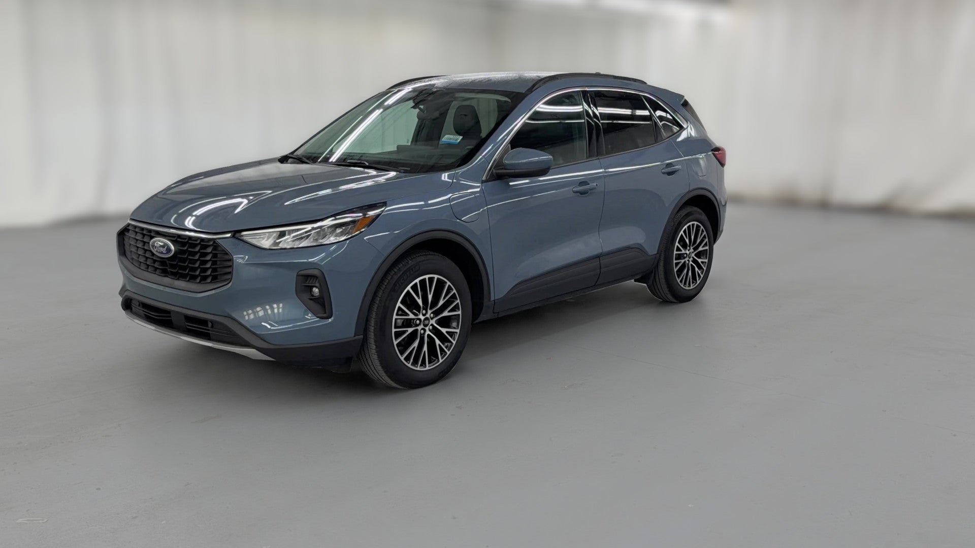 2023 Ford Escape Plug-in Hybrid vehicle photo