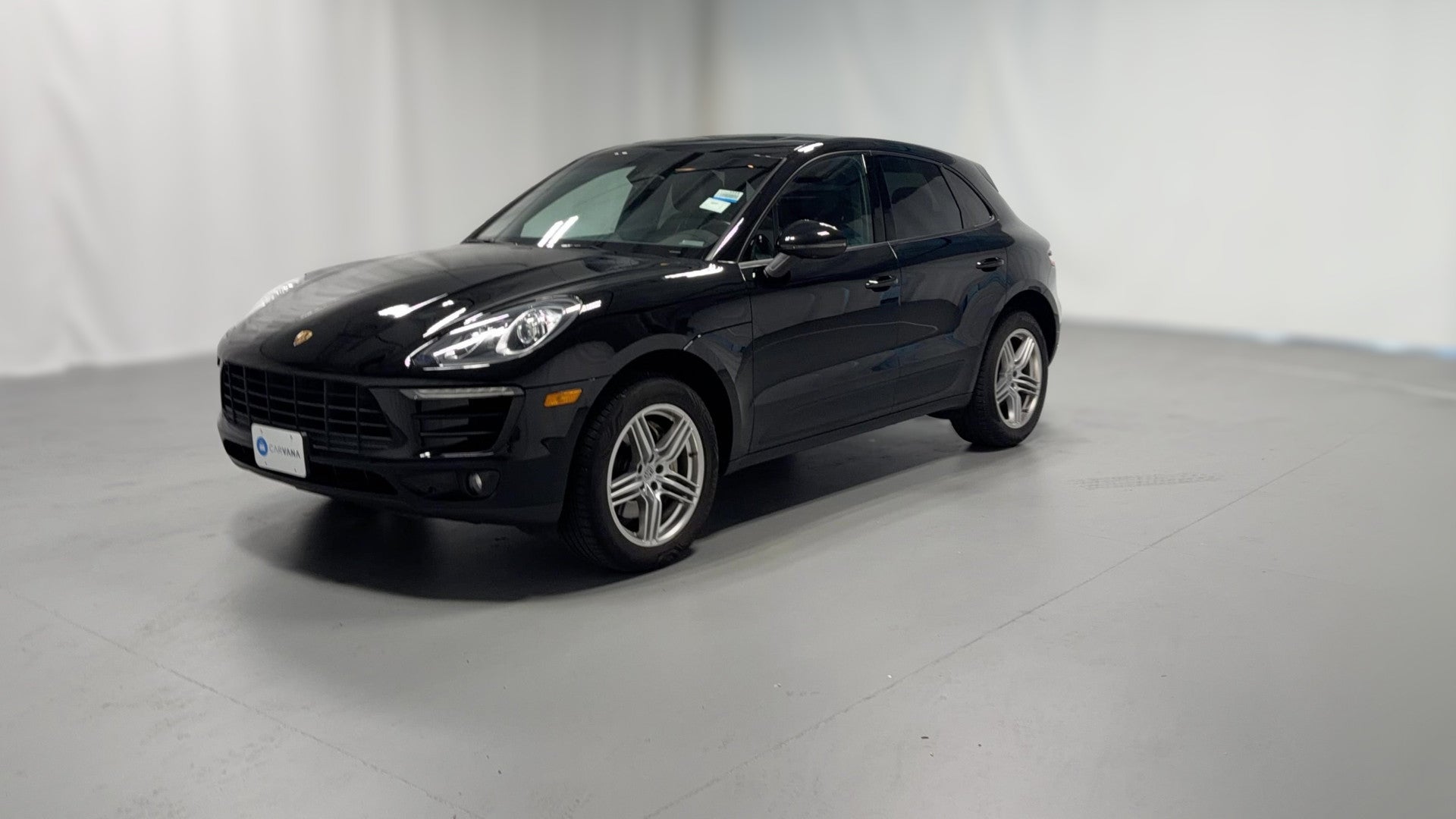2016 Porsche Macan vehicle photo