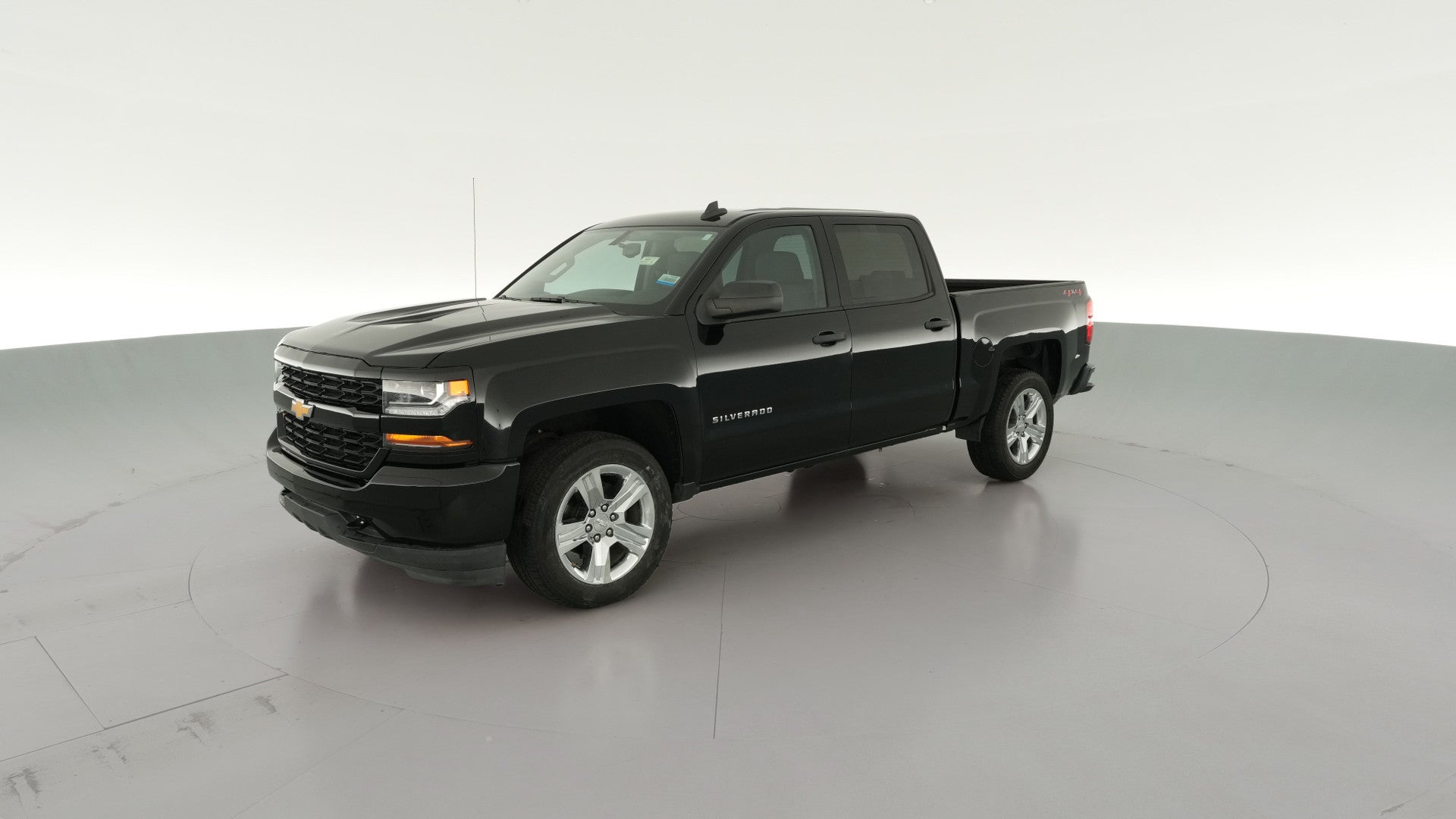 2018 Chevrolet Silverado 1500 Crew Cab vehicle photo