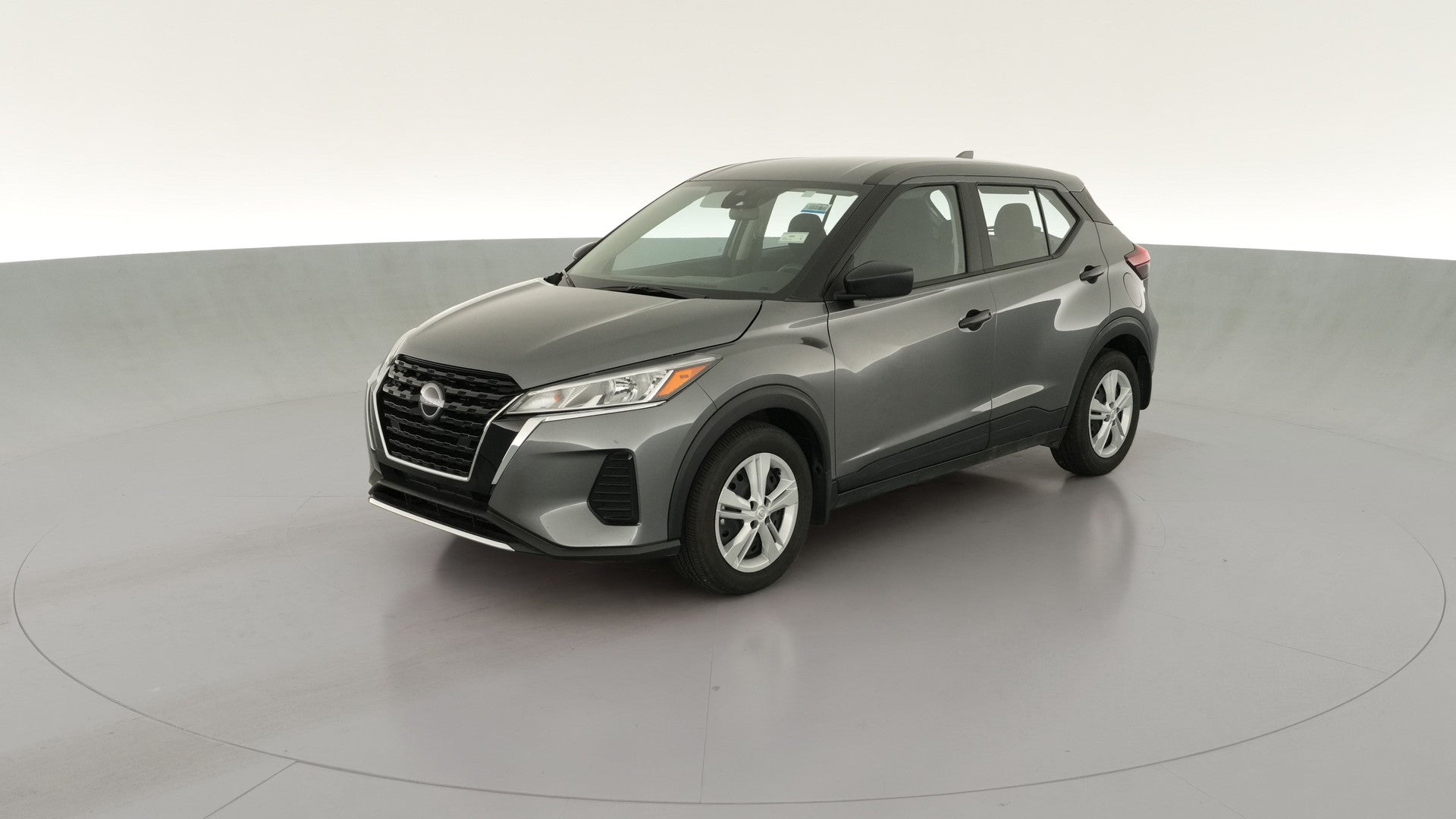 2025 Nissan Kicks Play vehicle photo