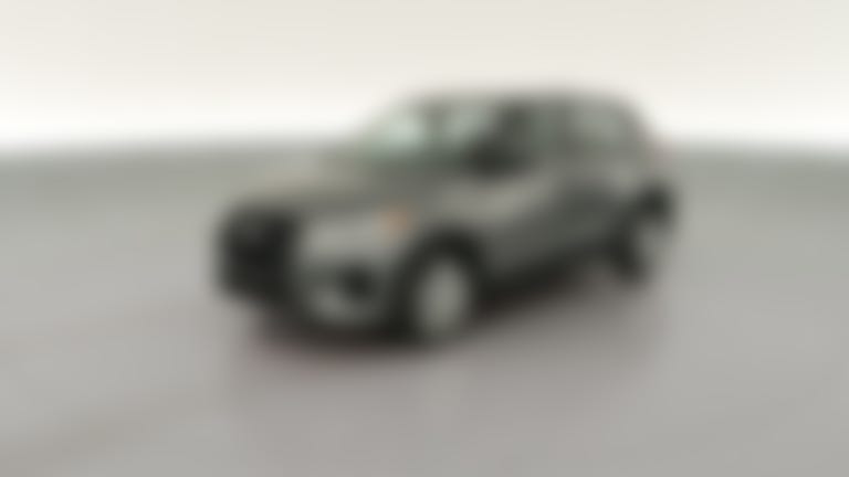 2025 Nissan Kicks Play vehicle photo
