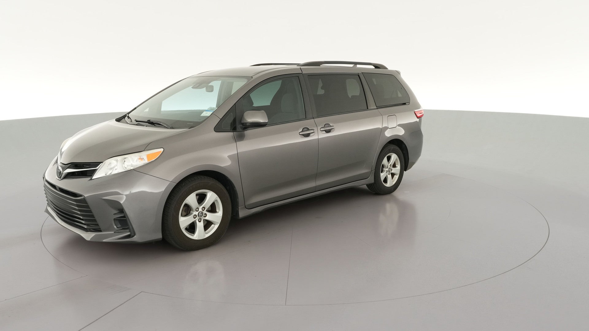 2018 Toyota Sienna vehicle photo