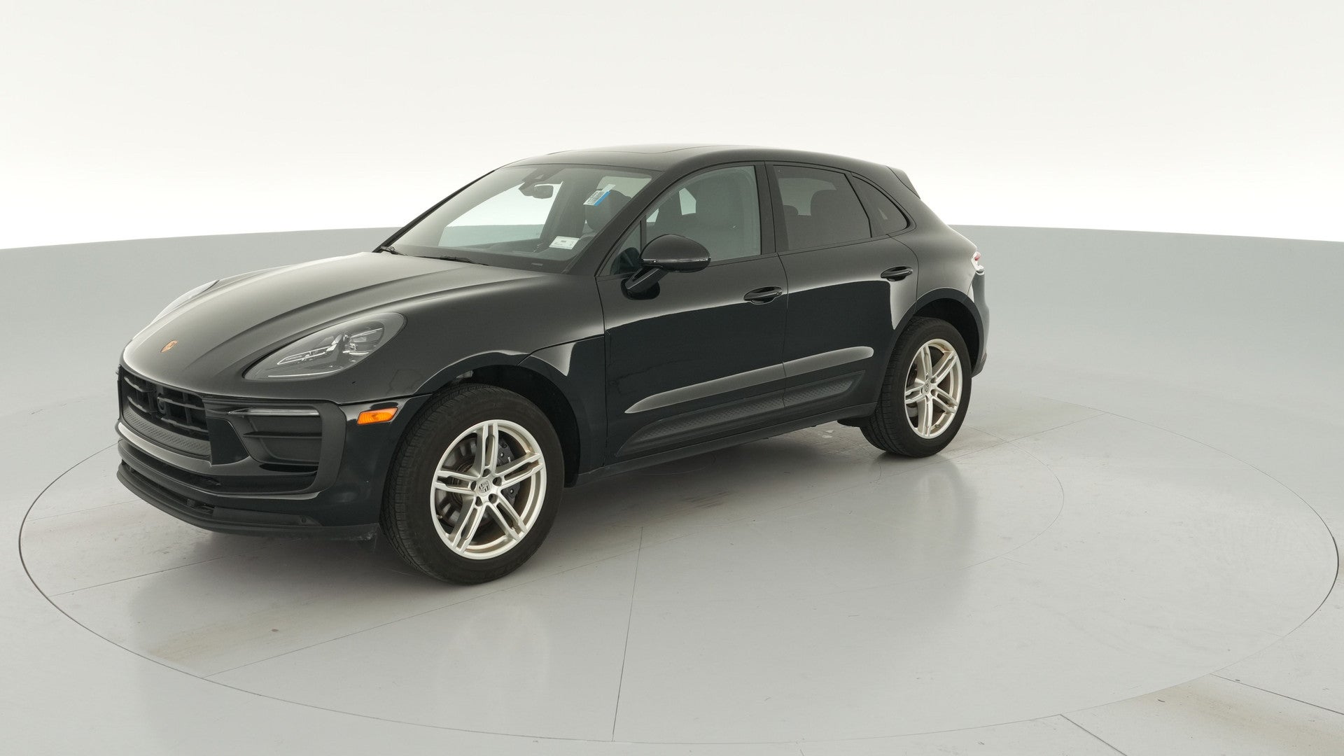 2023 Porsche Macan vehicle photo