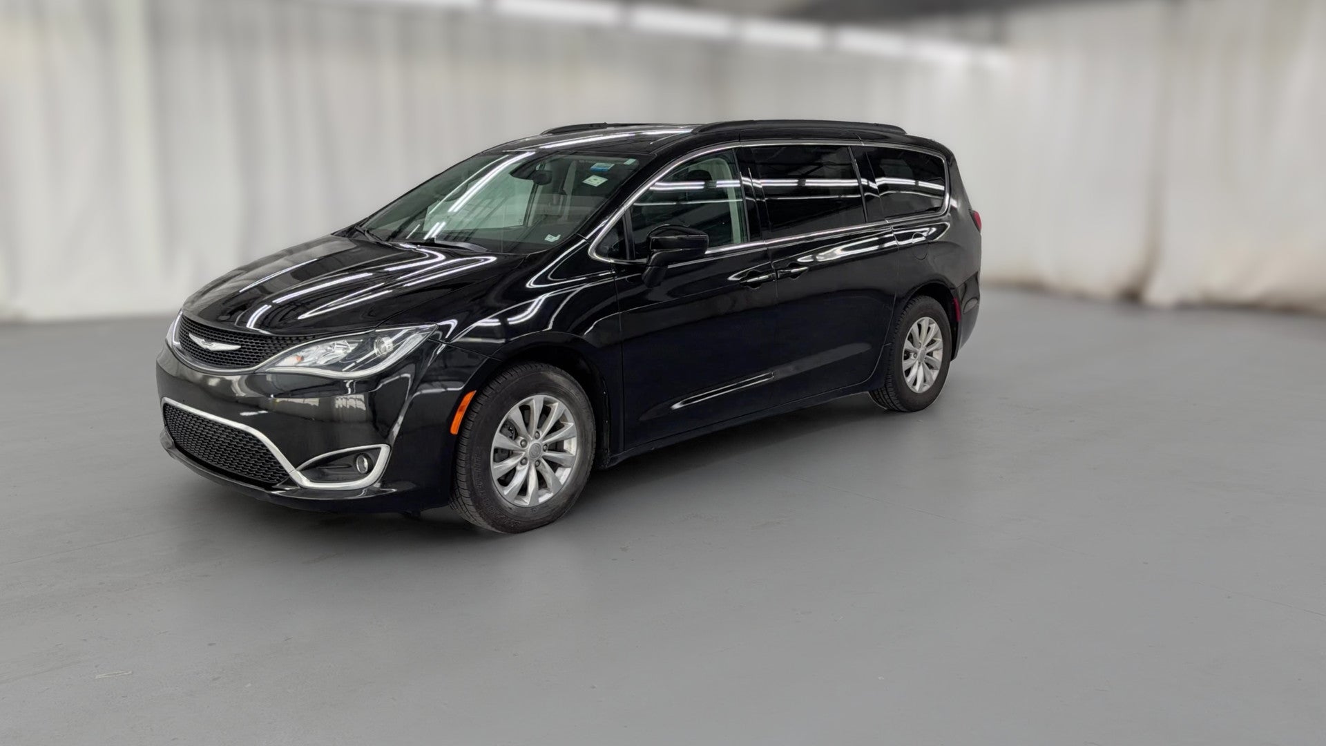 2018 Chrysler Pacifica vehicle photo