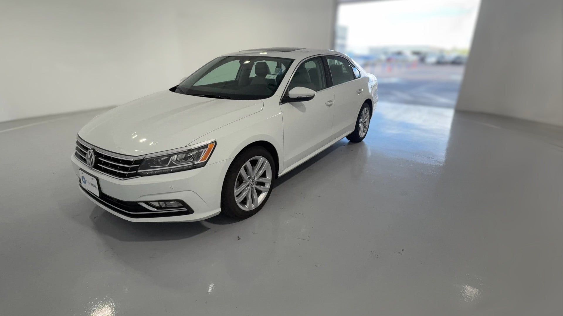 2018 Volkswagen Passat vehicle photo