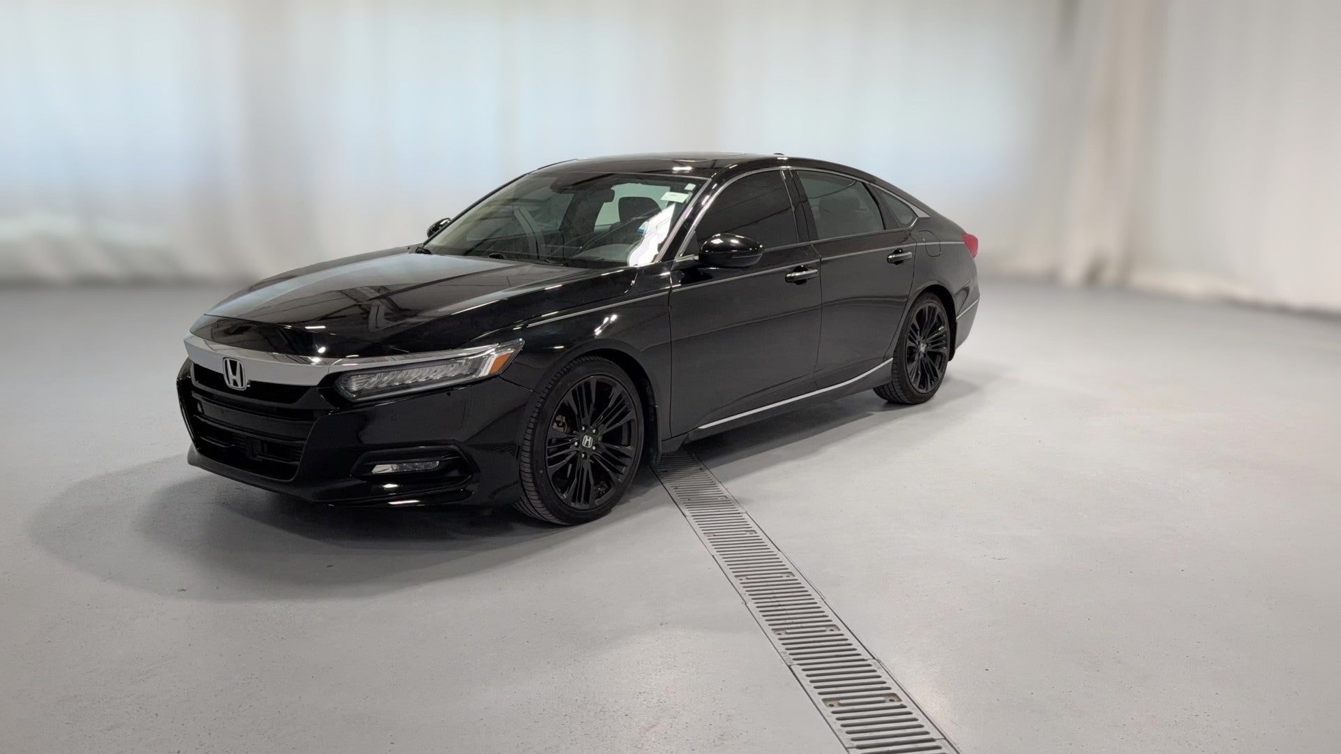 2018 Honda Accord vehicle photo