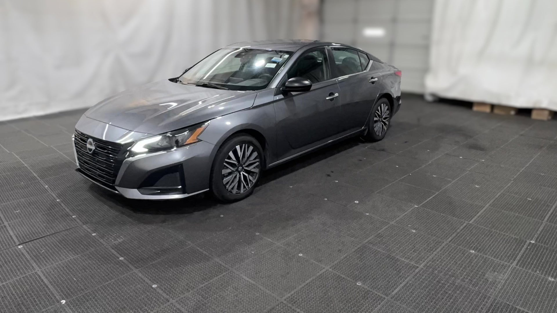 2025 Nissan Altima vehicle photo