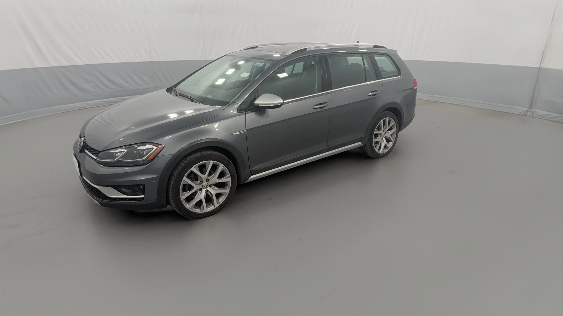 2019 Volkswagen Golf Alltrack vehicle photo