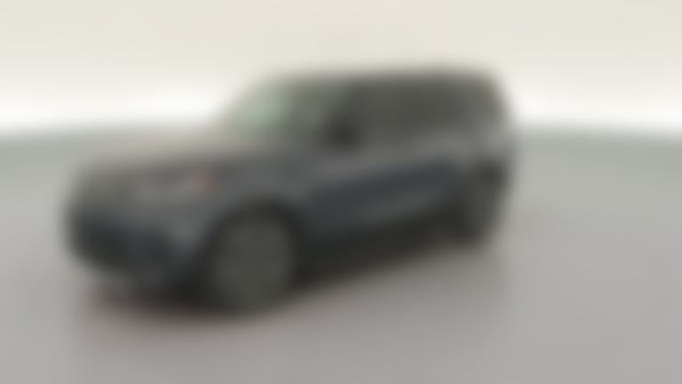2024 Land Rover Discovery vehicle photo