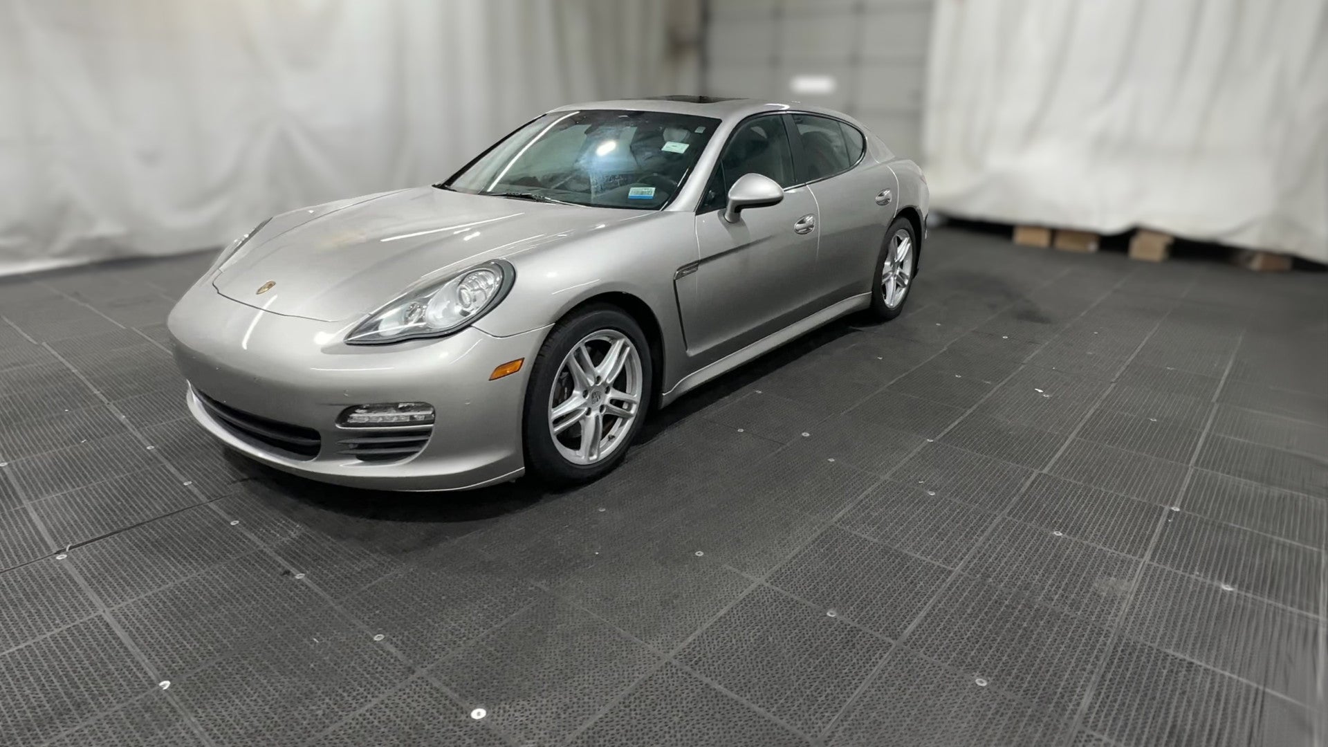 2011 Porsche Panamera vehicle photo