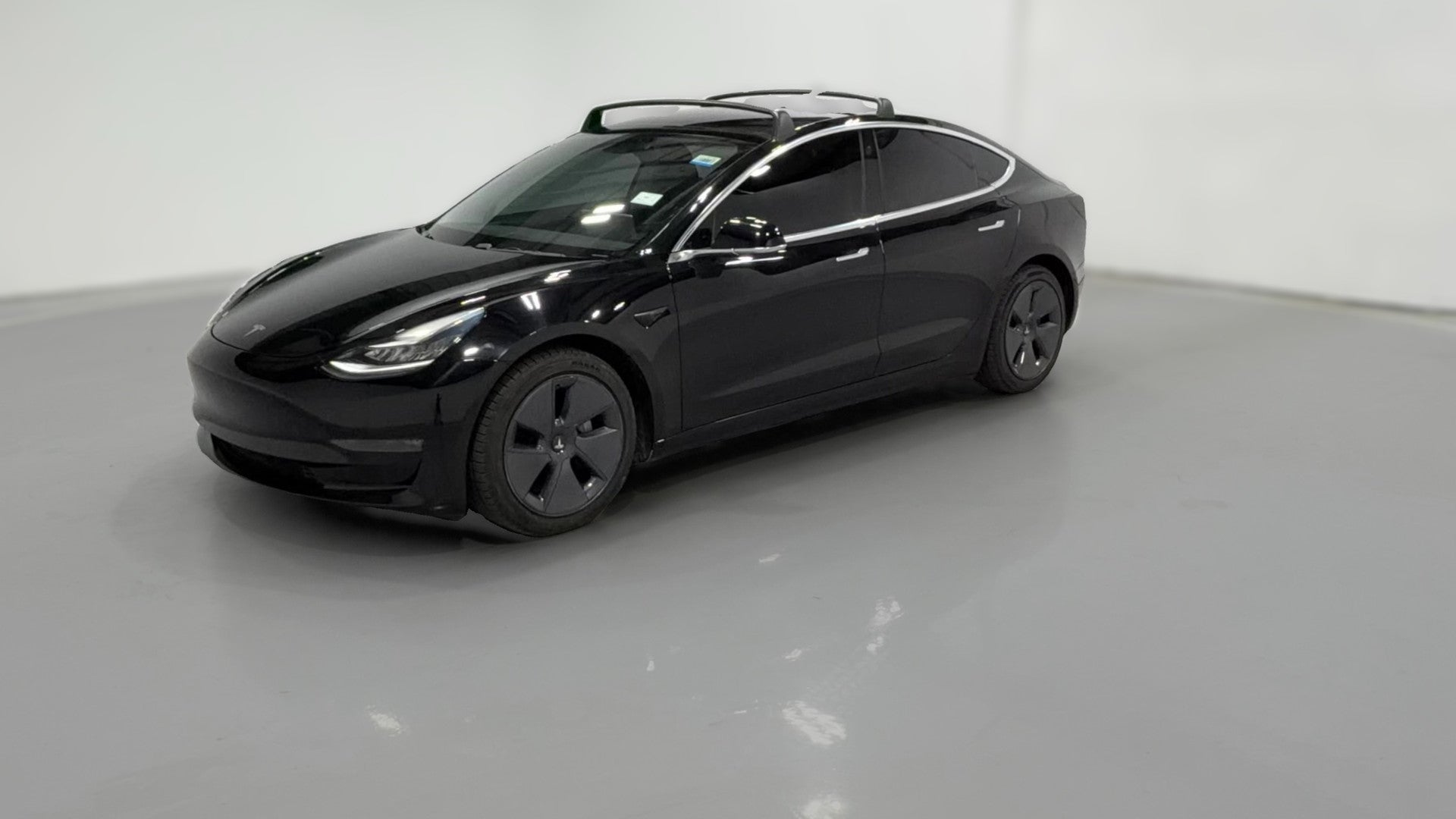 2018 Tesla Model 3 vehicle photo