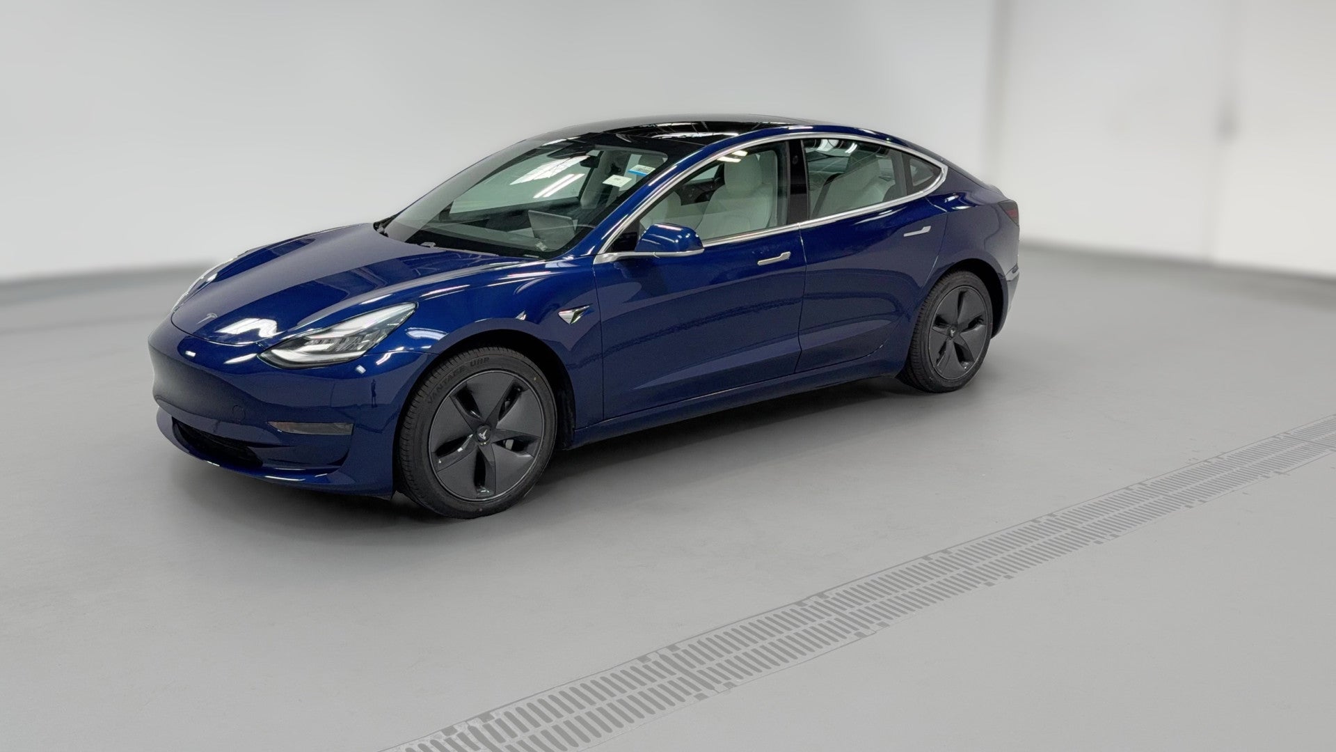 2020 Tesla Model 3 vehicle photo