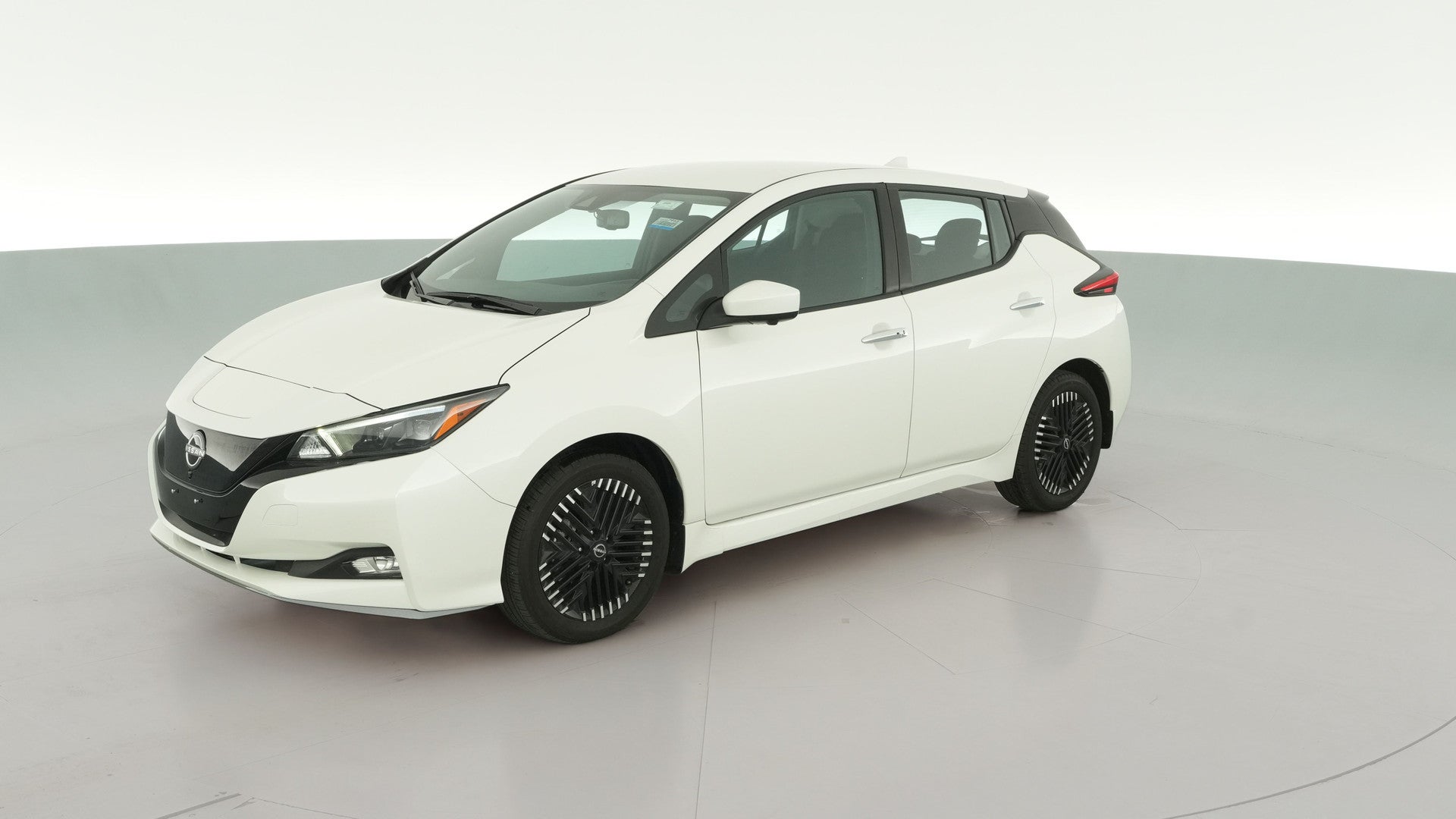 2024 Nissan LEAF vehicle photo