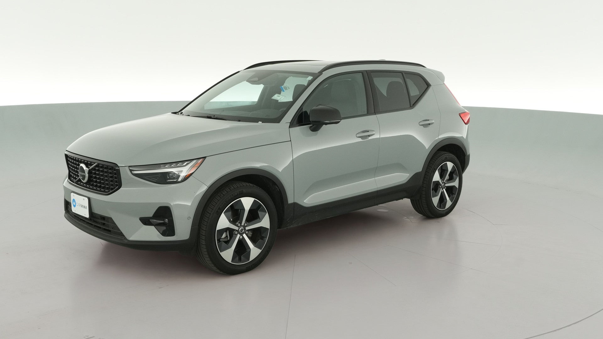 2026 Volvo XC40 vehicle photo