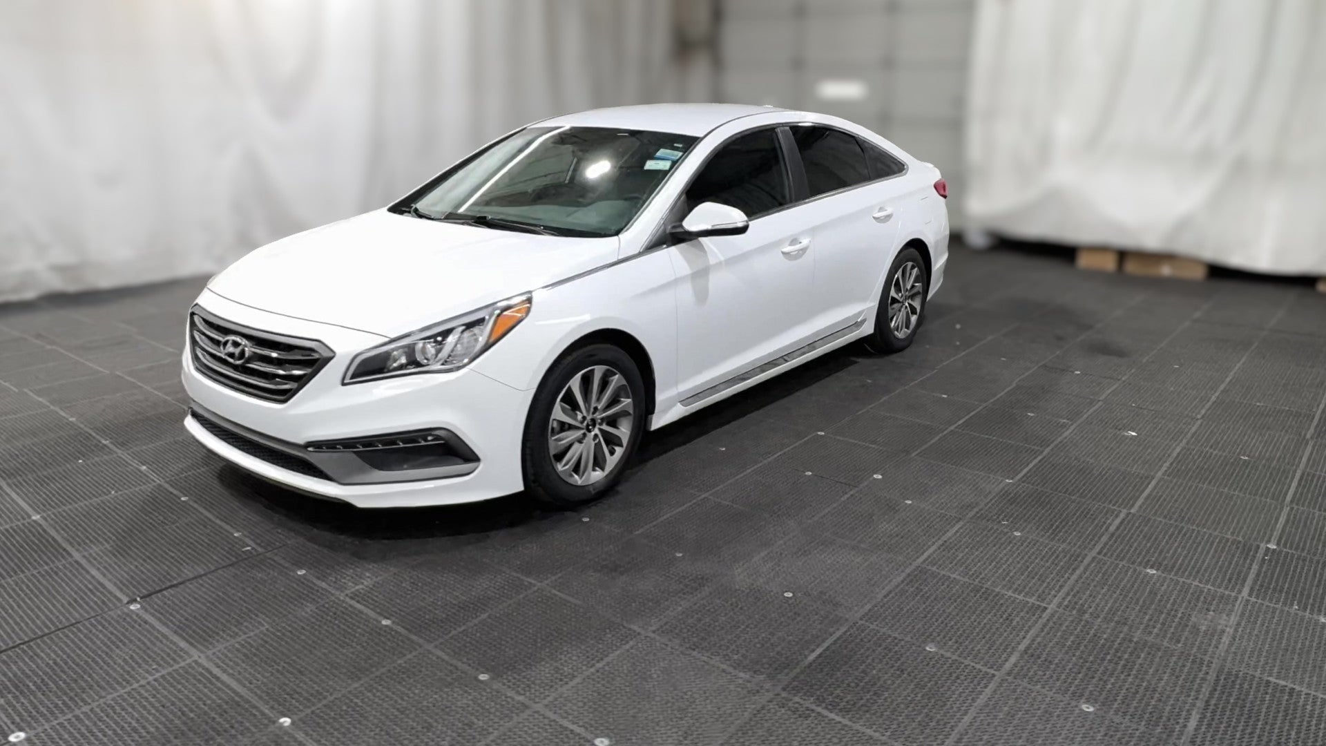 2015 Hyundai Sonata vehicle photo