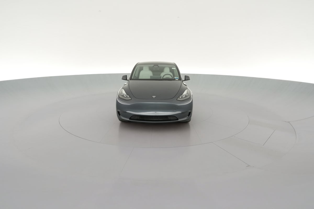 2024 Tesla Model Y Long Range All-Wheel Drive in Midnight Silver Metallic — 360° view 1