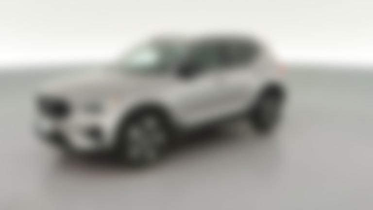 2026 Volvo XC40 vehicle photo