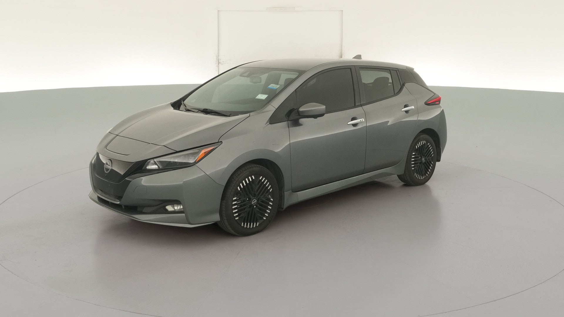 2023 Nissan LEAF vehicle photo