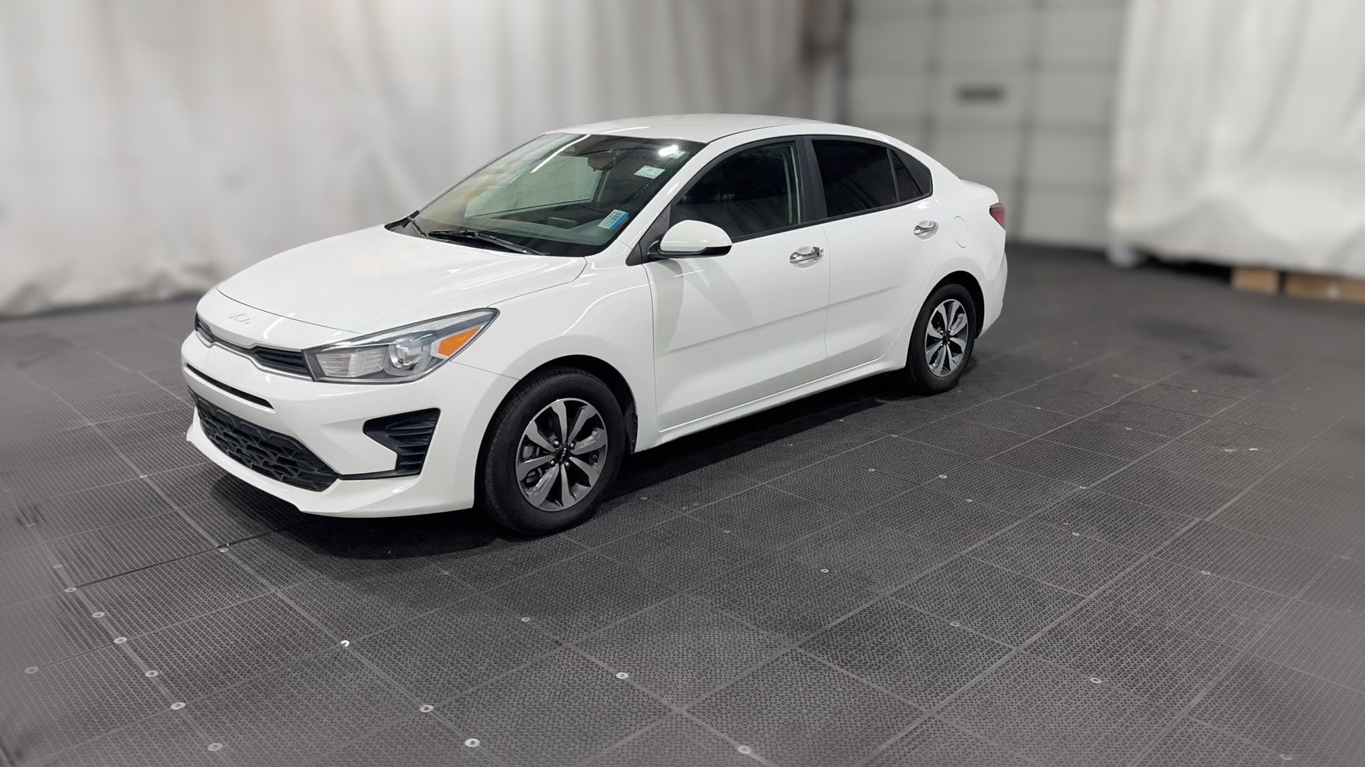 2022 Kia Rio vehicle photo