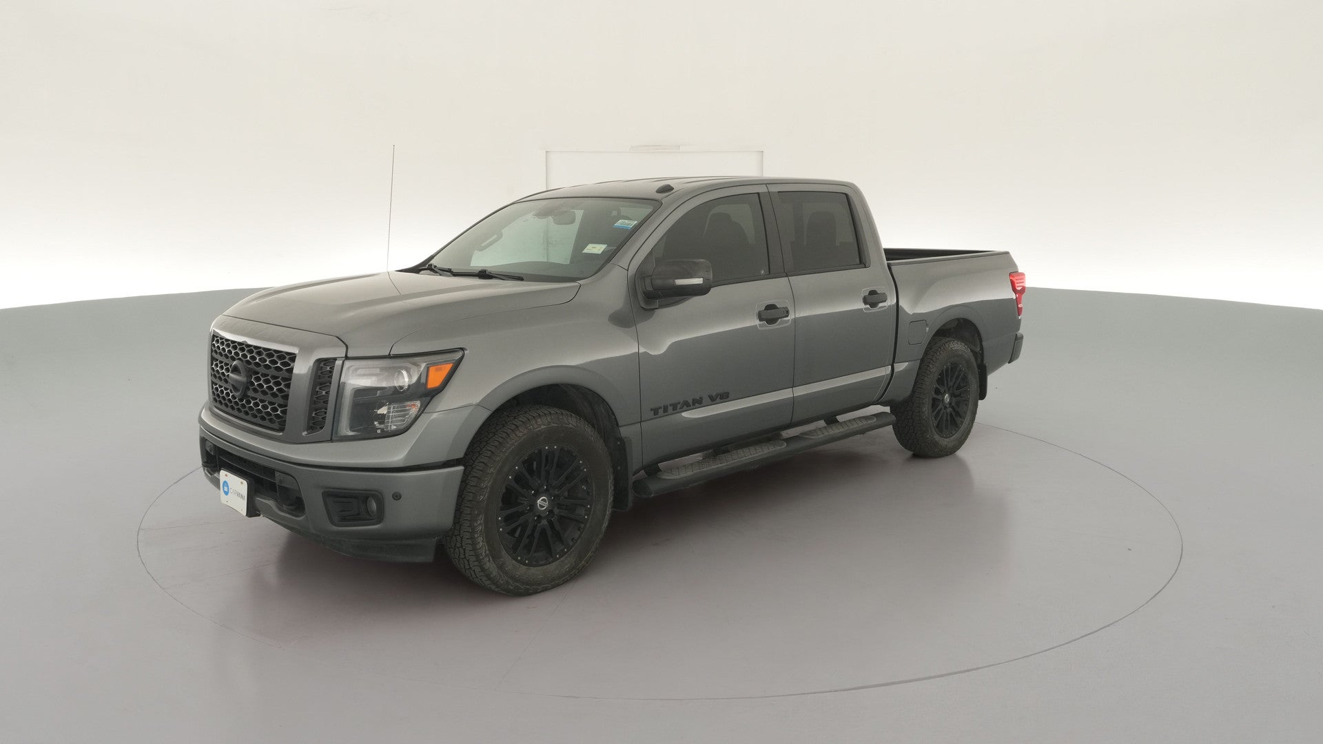 2019 Nissan Titan Crew Cab vehicle photo