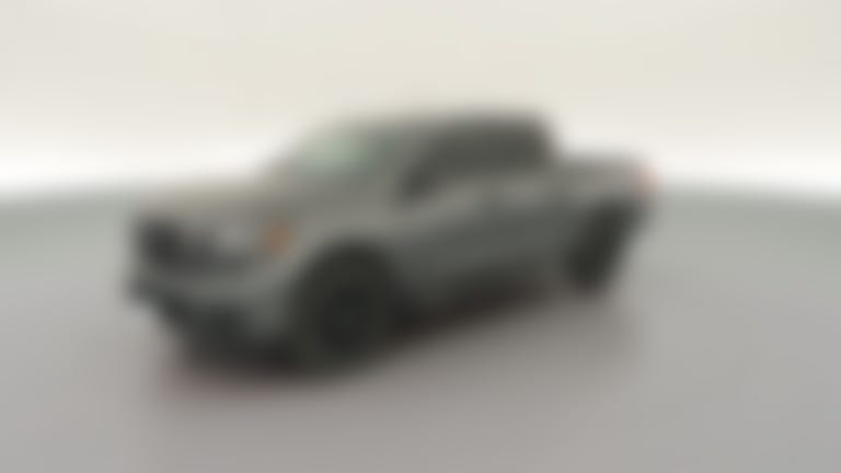 2019 Nissan Titan Crew Cab vehicle photo