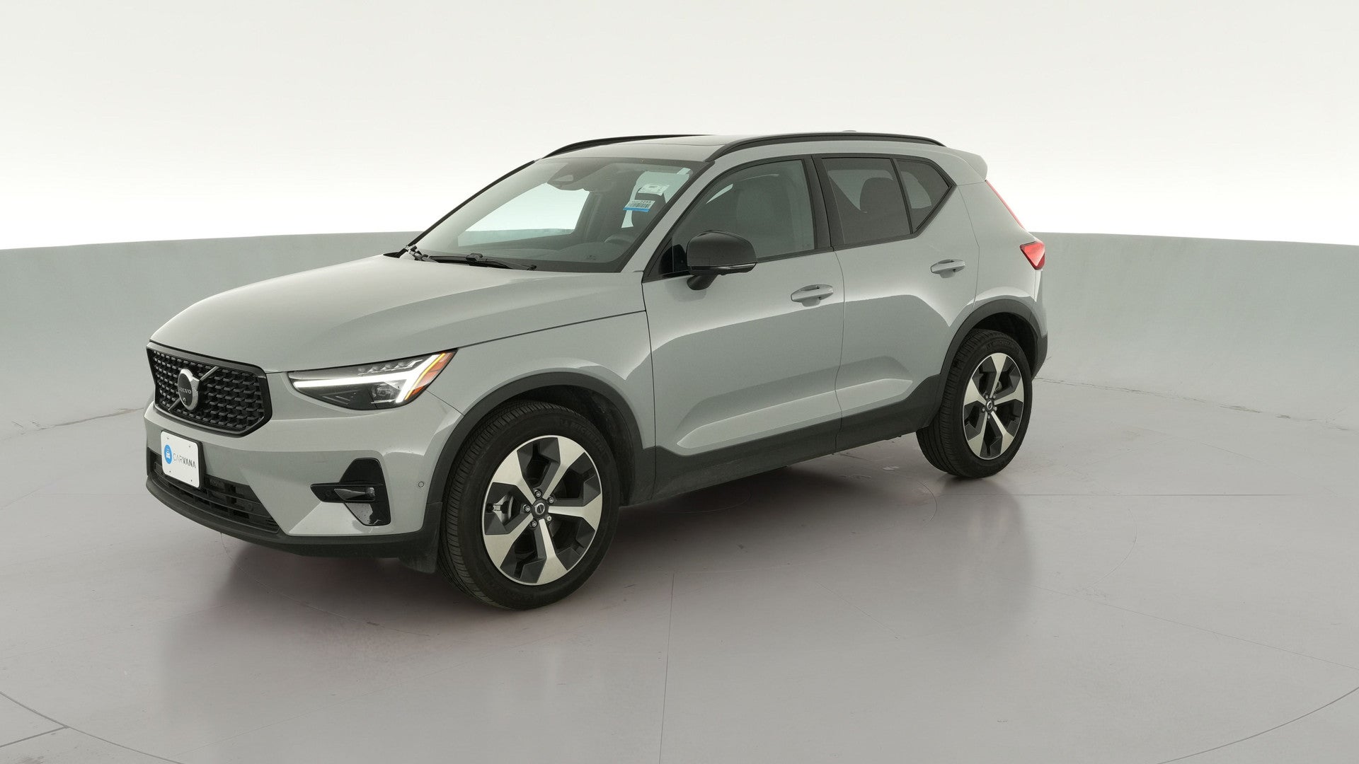 2026 Volvo XC40 vehicle photo