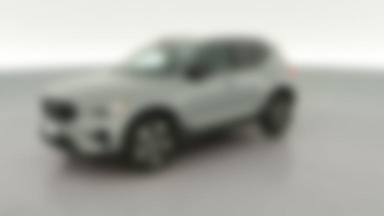 2026 Volvo XC40 vehicle photo