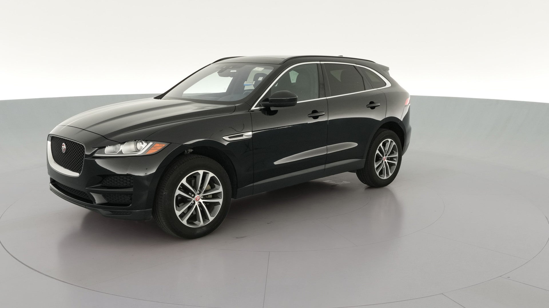 2019 Jaguar F-PACE vehicle photo